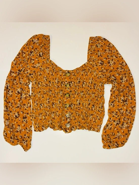 AE - Floral Smocked Top - Picture 2 of 6